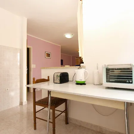 Mirjana 1556 Appartamento Pola